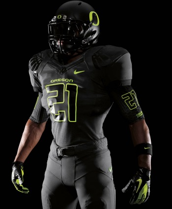 New_Oregon_Nike_Pro_Combat_Uniforms_Vertical.jpg