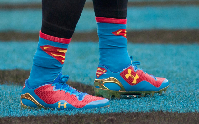 LOOK: Cam Newton wears Superman socks 
