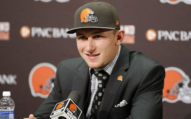 Johnny Manziel texted the Browns QB coach and said 'draft me.'