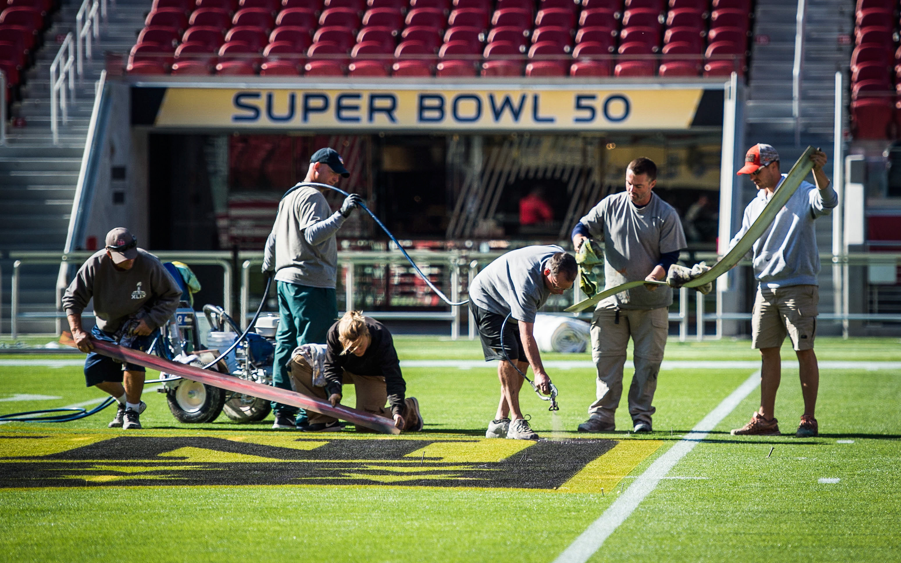 87-year-old groundskeeper George Toma had no issue with the Levi's Stadium turf. (USATSI)