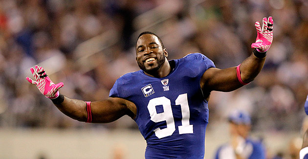 Justin Tuck is now a member of the Raiders (assuming he passes his physical). (USATSI)