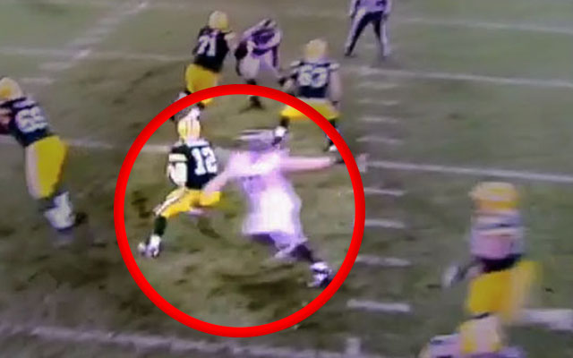 Aaron Rodgers Jukes Kroy Biermann Out Of His Shoes Throws Td Pass