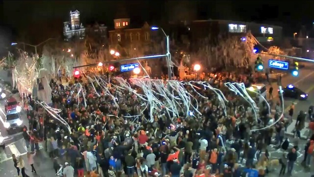 Auburn fans celebrate Ohio State's loss at Toomer's Corner.  (Twitter.com)