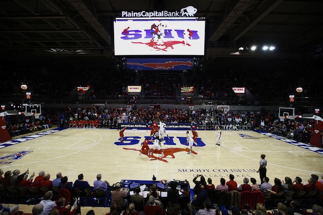 SMU fans were able to buy beer and wine at home games starting in January 2014.  (USATSI)