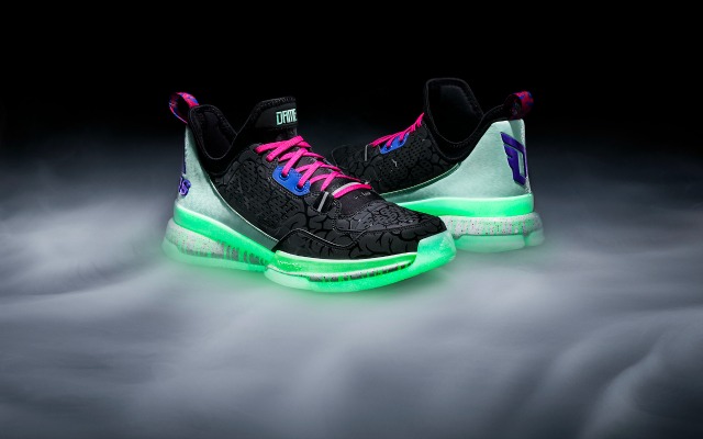 viernes Estricto medias Adidas creates Halloween versions of the D Rose 6 and D Lillard 1 shoes -  CBSSports.com
